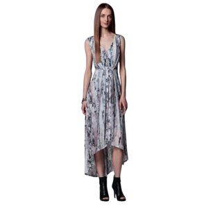 Sleeveless Watercolor Print High-Low Maxi‎ Dress With V-Neck & Flowing Skirt